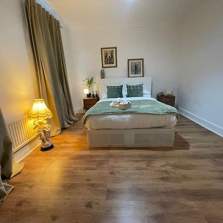 Park View Homestay Barking  Eksteriør billede