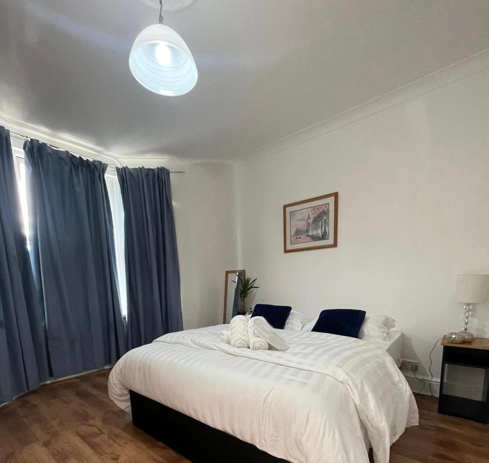 Park View Homestay Barking  Eksteriør billede
