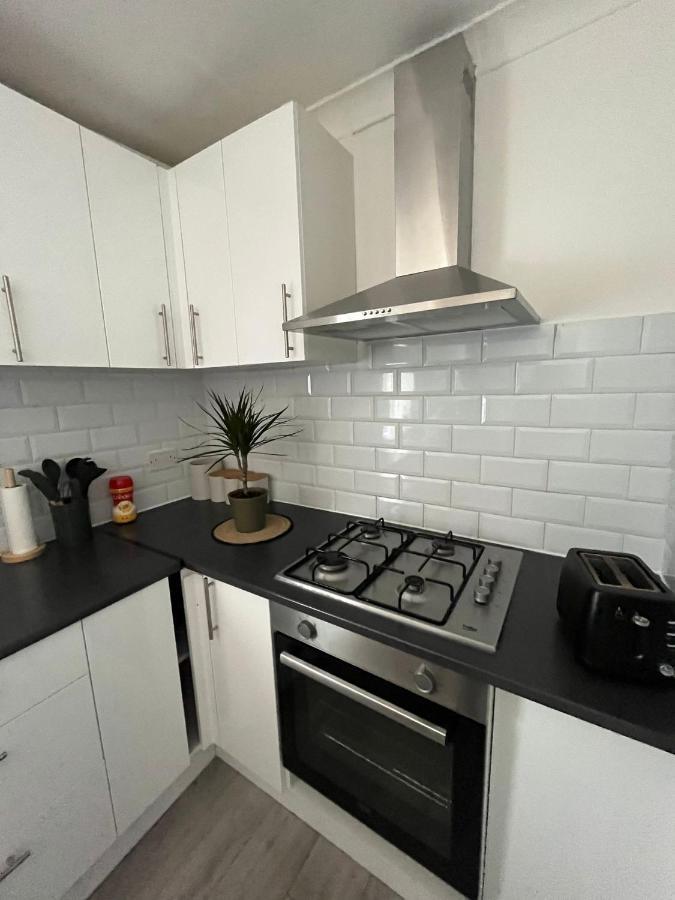 Park View Homestay Barking  Eksteriør billede