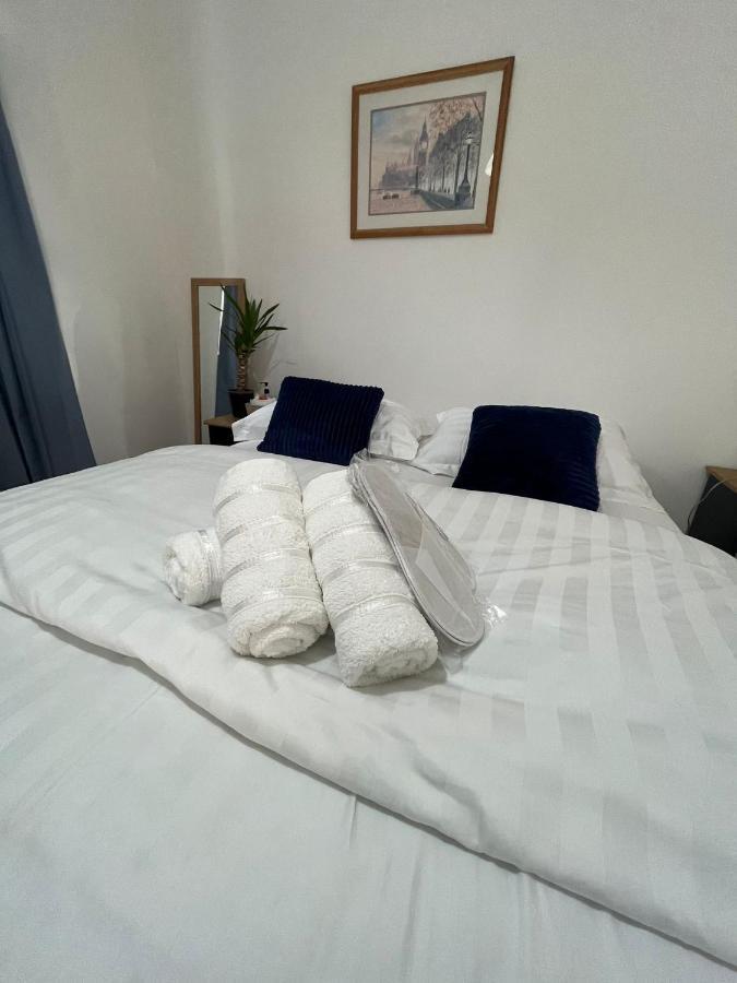 Park View Homestay Barking  Eksteriør billede