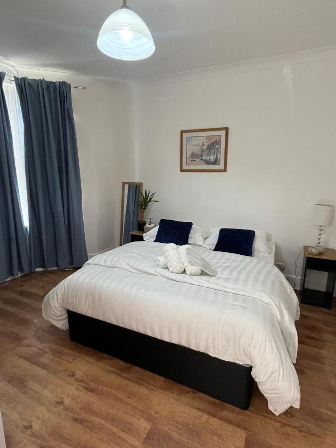 Park View Homestay Barking  Eksteriør billede