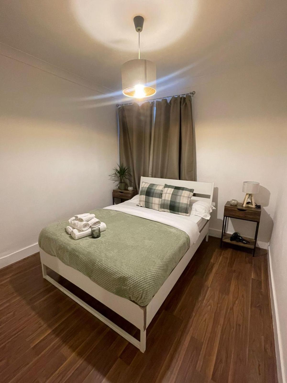 Park View Homestay Barking  Eksteriør billede