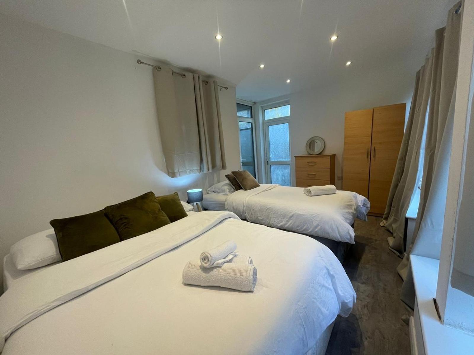 Park View Homestay Barking  Eksteriør billede