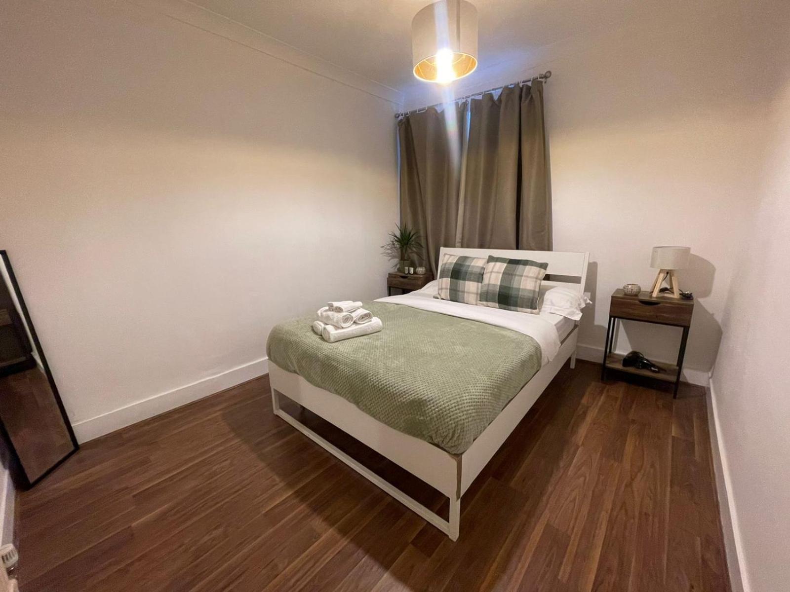 Park View Homestay Barking  Eksteriør billede