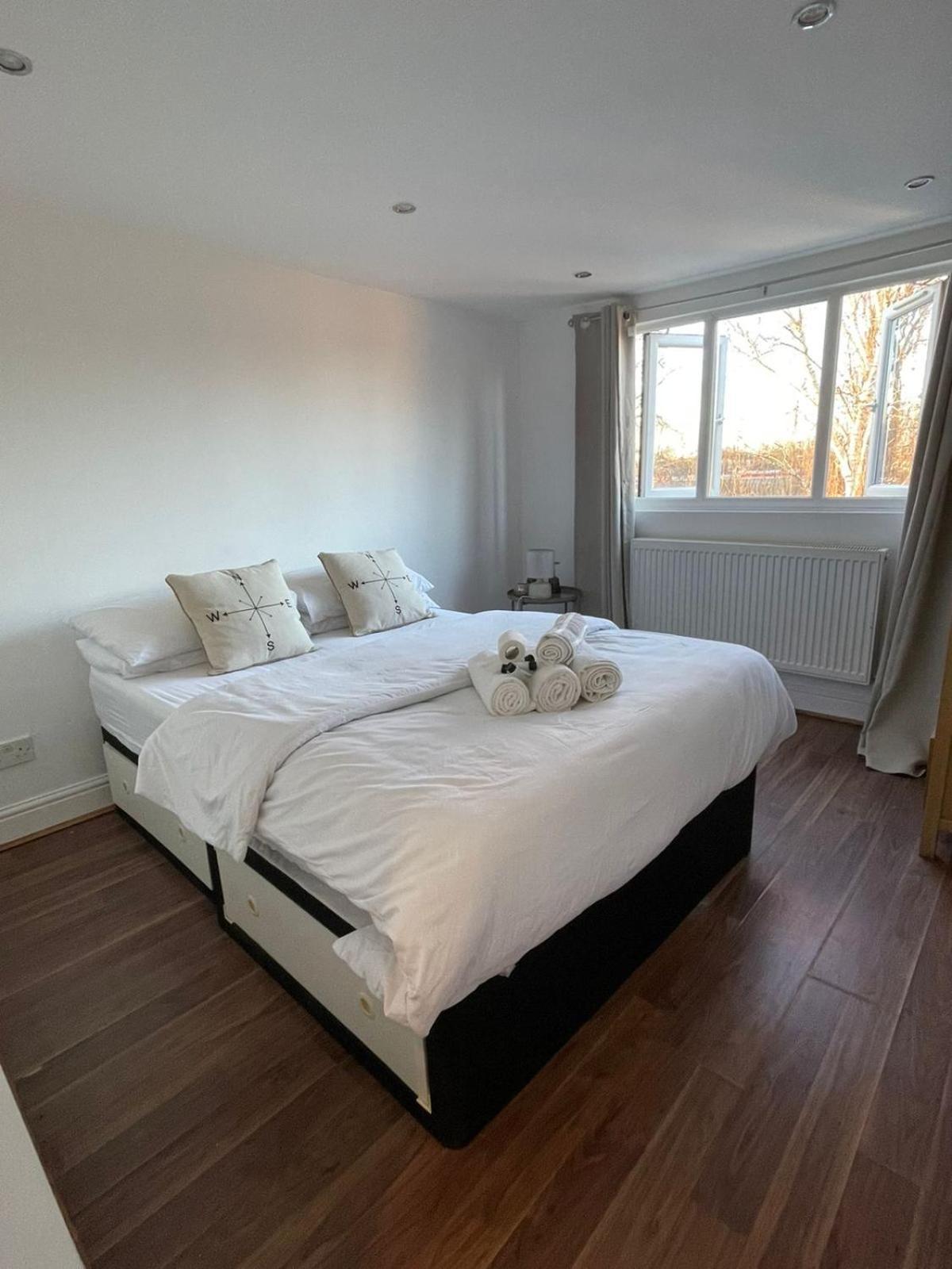 Park View Homestay Barking  Eksteriør billede
